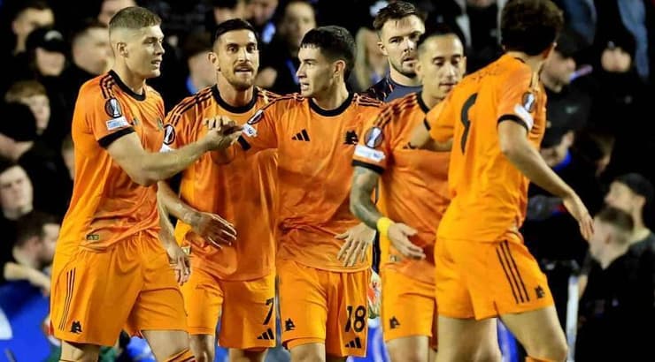 שחקני רומא חוגגים