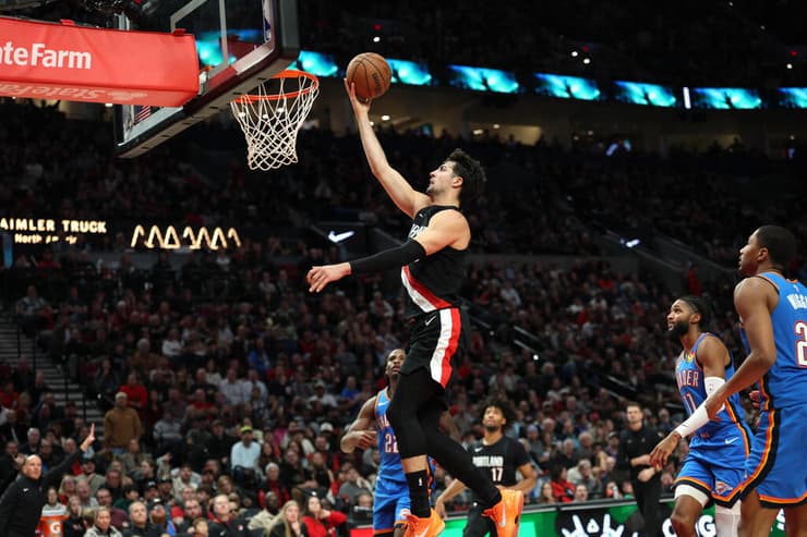 דני אבדיה מעל הגנת אוקלהומה