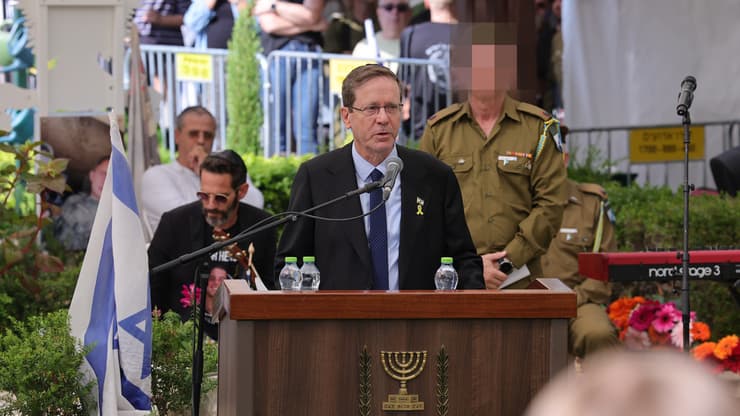 הלווייתו של סרן עומר נאוטרה ז"ל, בבית העלמין בקרית שאול