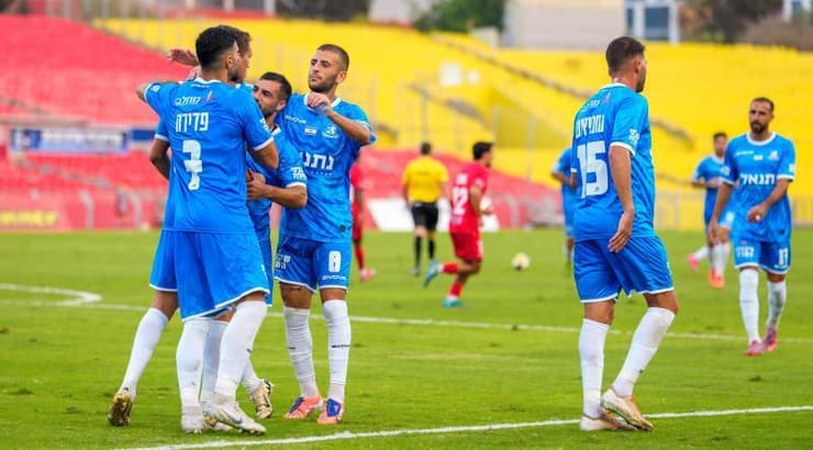 שחקני בני יהודה מאושרים