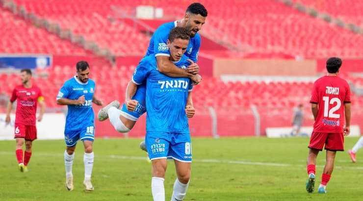 החיבוקים לארד בר