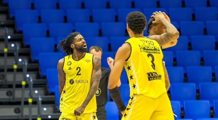 שחקני נתניה בטירוף