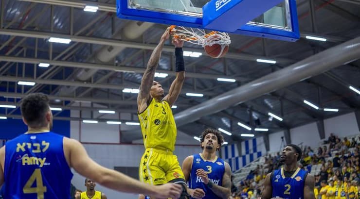 קאליל ספיר מטביע