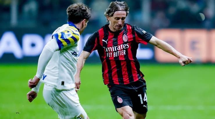 לוקה מודריץ' מול אדריאן ברנאבה