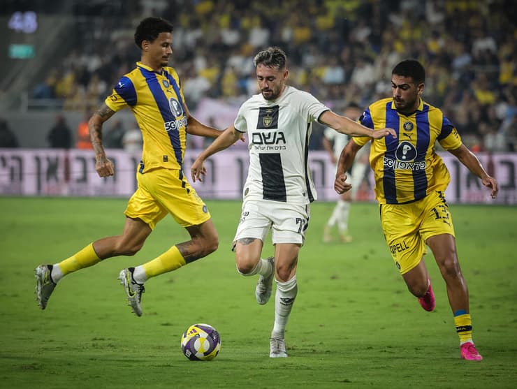 אצילי מול רז שלמה