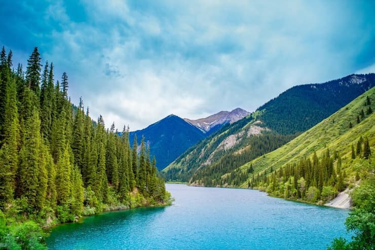 אגם קיינדי ויער השקועים 