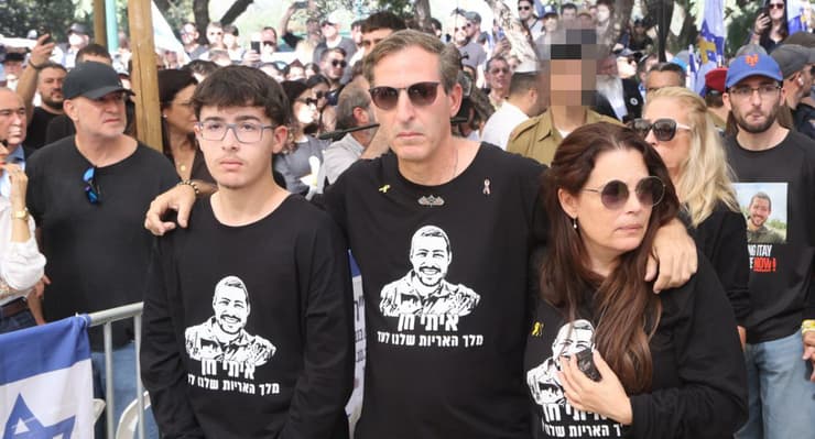 "מלך האריות שלנו לעד". הוריו ואחיו של איתי חן