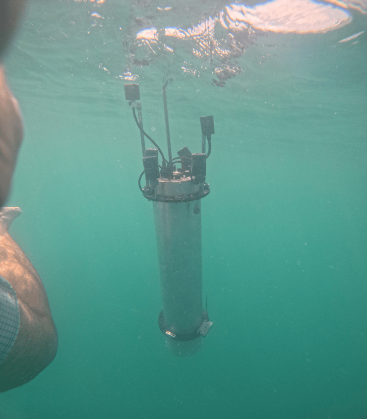 הרובוט התת-מימי שמחובר לעוגן ומסוגל לעלות אל פני השטח לדיווח על אירוע פיצוץ