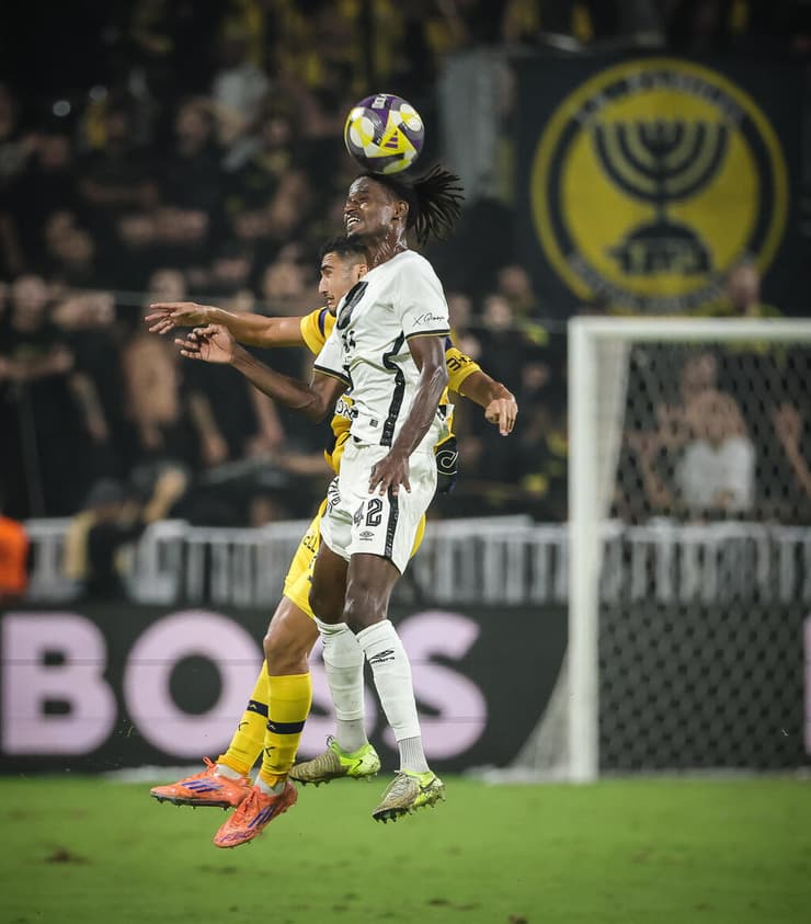 שחקן בית"ר ירושלים איילסון טבארש