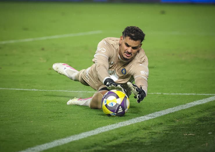 שוער מכבי ת"א רועי משפתי