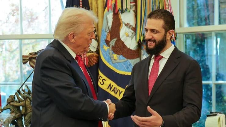 נשיא סוריה אחמד א-שרע בפגישה עם נשיא ארה"ב דונלד טראמפ בבית הלבן