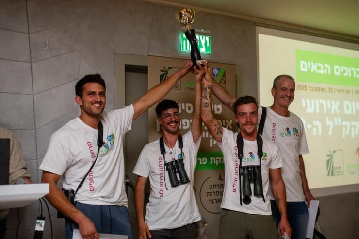 במקום הראשון. השפמתנים