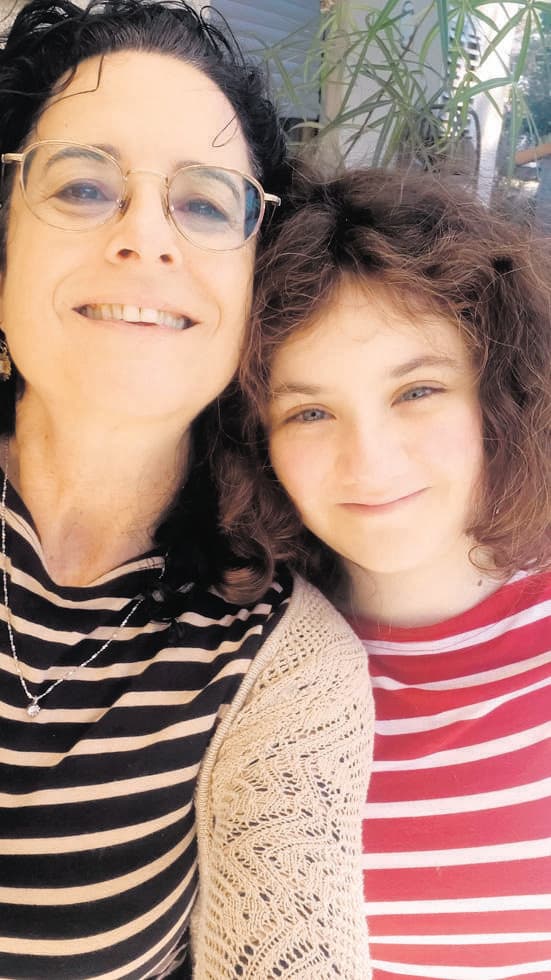 נויה דן ז"ל עם אמה גלית דן