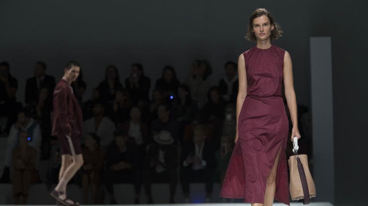 שמלה של הוגו בוס