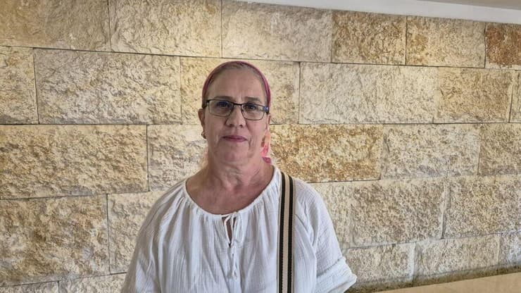 אסתר אבירם מארגון "צעדת האמהות"