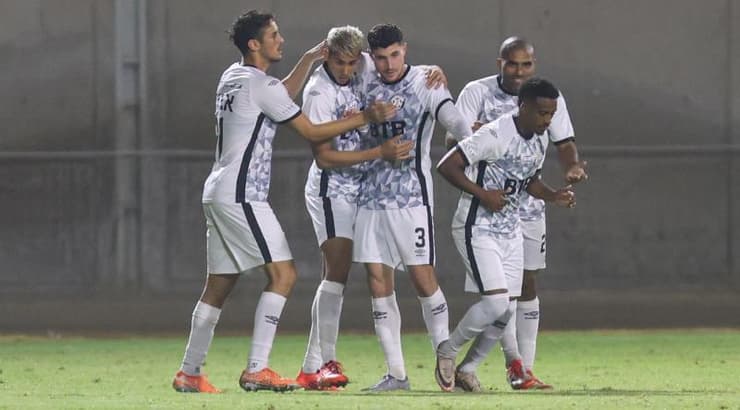 שחקני הפועל חדרה חוגגים את שער השוויון (שחר גרוס) שחקני הפועל חדרה חוגגים את שער השוויון