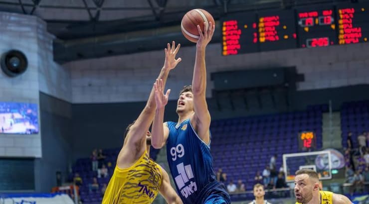 יובל הוכשטטר