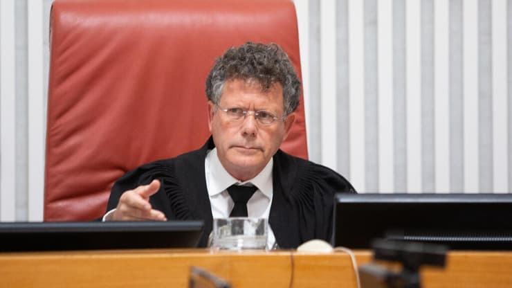 נשיא העליון עמית (צילום: אלכס קולומויסקי) עתירה בנוגע לבקשות לביקור אסירים ביטחוניים