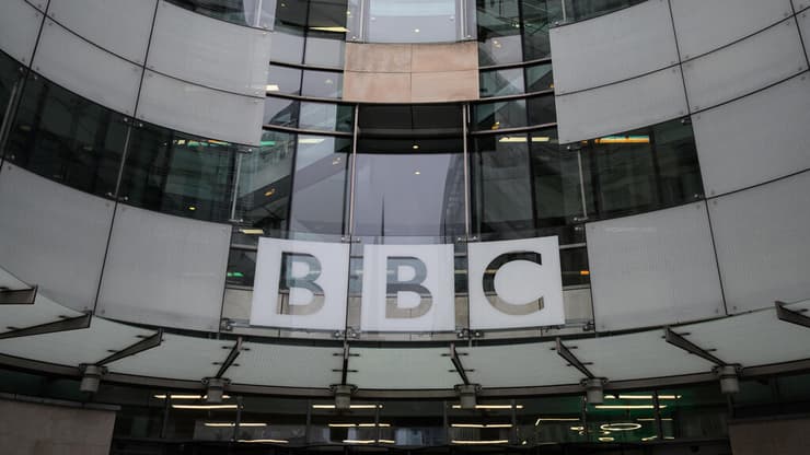 בעבר מקור מהימן לחדשות. רשת BBC (צילום: Leon Neal/Getty Images) לונדון בריטניה רשת BBC