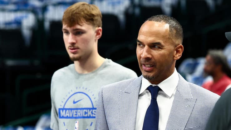 תחת מתקפה קשה מצד האוהדים. האריסון לצד קופר פלאג (צילום: Kevin Jairaj-Imagn Images) האריסון לצד קופר פלאג