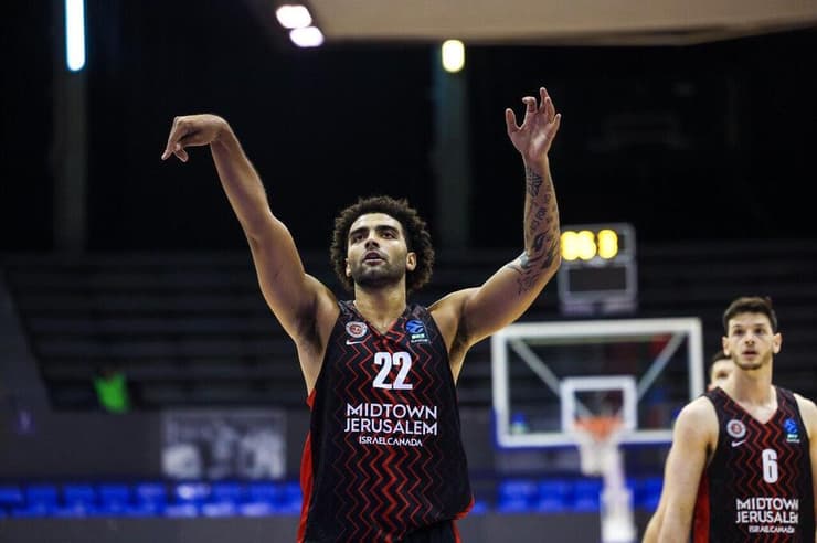 לא יעמוד לדין משמעתי פנימי. לאמב (צילום: מיכל בן גיגי, הפועל "מידטאון" ירושלים) הפועל ירושלים אנתוני לאמב - נפטונאס