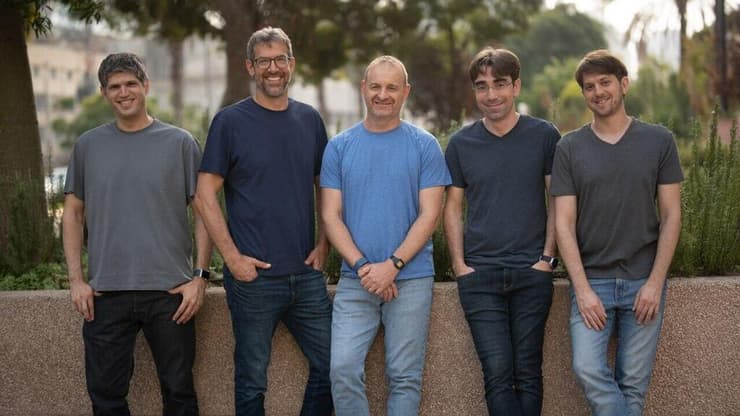 מייסדי חברת טנזאי