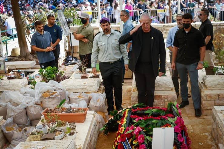 הלוייתו של סגן הדר גולדין ז"ל