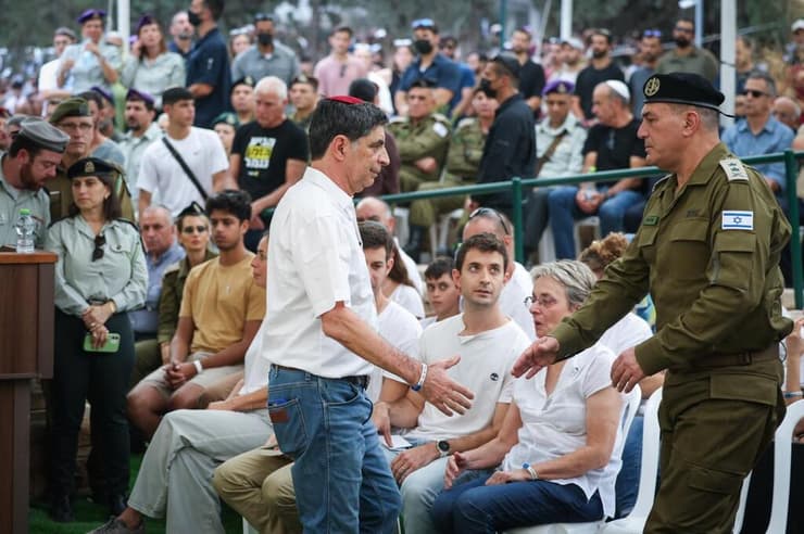 הלוייתו של סגן הדר גולדין ז"ל