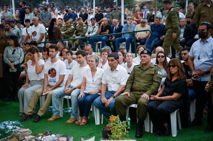 הלוייתו של סגן הדר גולדין ז"ל