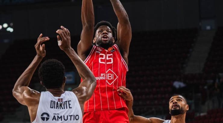 דן אוטורו מטביע