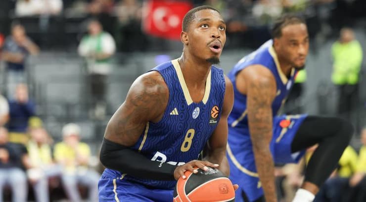 לוני ווקר (IMAGO) לוני ווקר