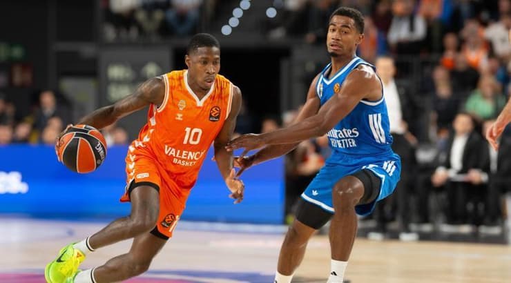 עומארי מור מול תיאו מאלדון