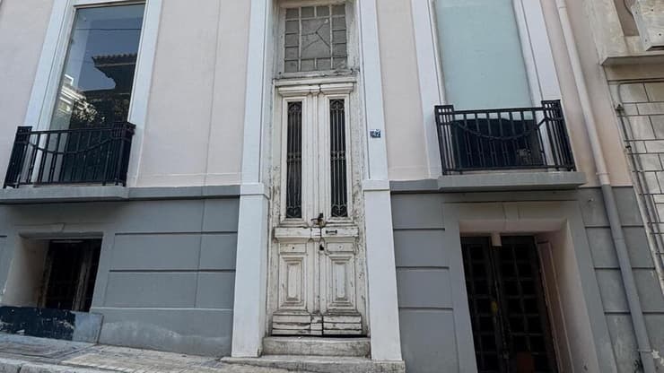 משפיענים מקימים ריזורטים ביוון - מייסון אטלס בקולונאקי לפני שיפוץ