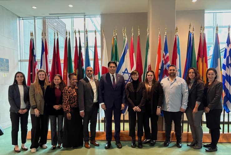 זוכי "המורה של המדינה" באו"ם עם השגריר דני דנון (קרדיט: רון גור אריה) זוכי "המורה של המדינה" באו"ם עם השגריר דני דנון