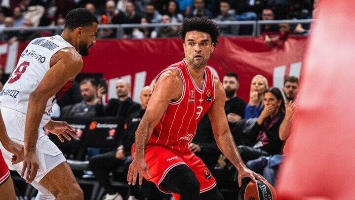 הפועל ת"א אלייז'ה בראיינט - בסקוניה