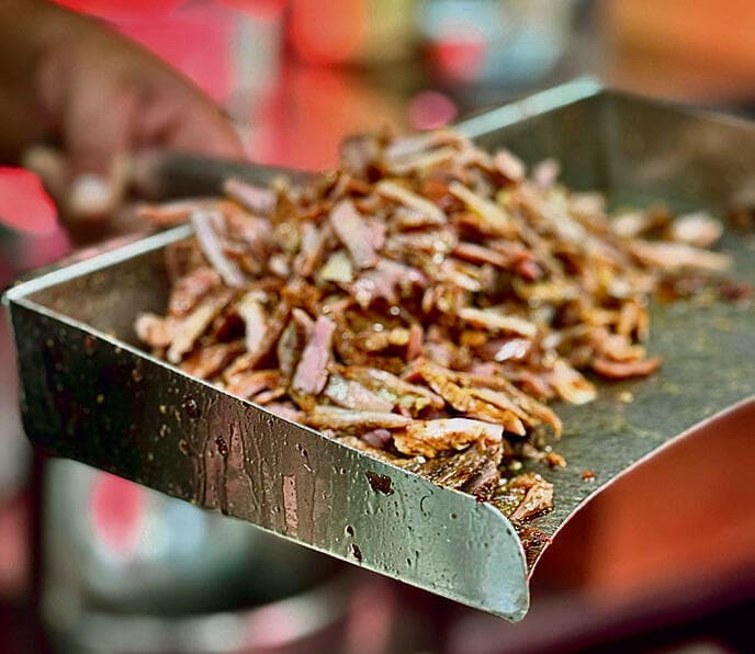 הפתעה עסיסית. השווארמה באבו בשרים (צילום: רותי רוסו) yk14577093