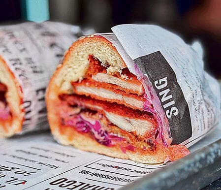 שילוב נהדר. שניצל בחלה yk14577097