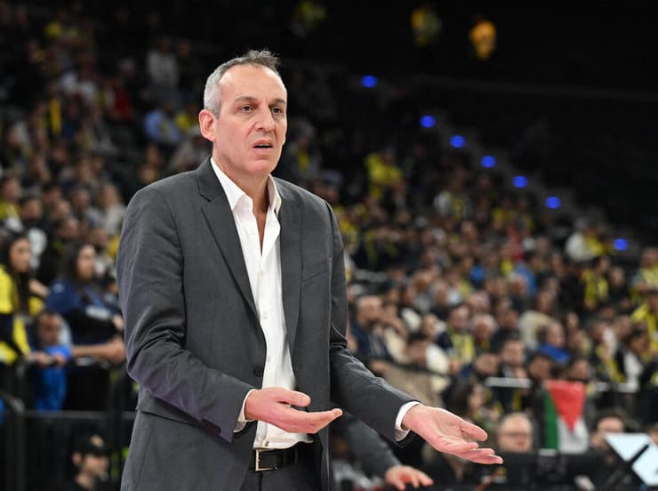 לא שיתף את אנשי המועדון בהחלטה. קטש (צילום: REUTERS/Angelika Warmuth) קטש