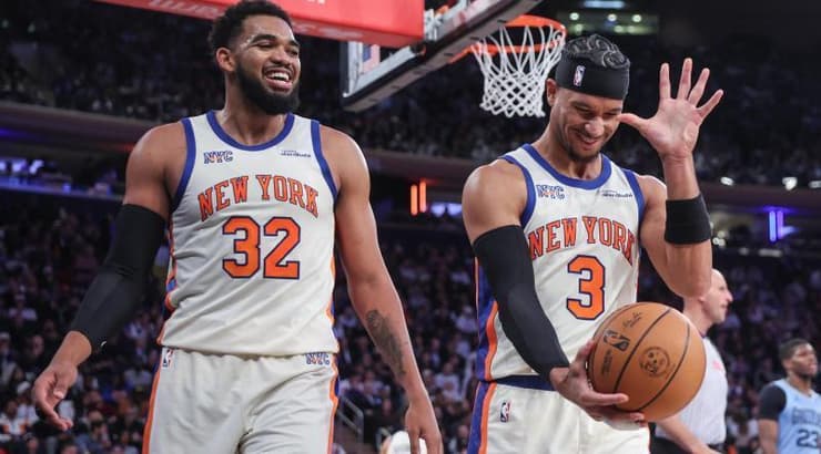 ג'וש הארט וקארל אנתוני טאונס