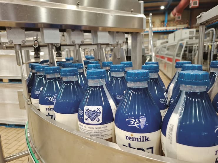 החלב החדש של גד ורימילק על פס הייצור