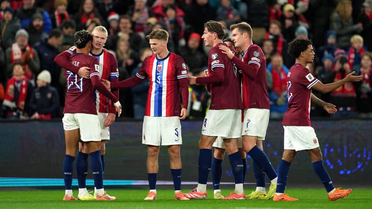 הולאנד חוגג עם החברים