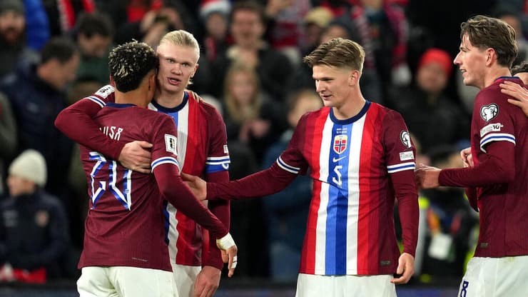 הולאנד חוגג עם החברים