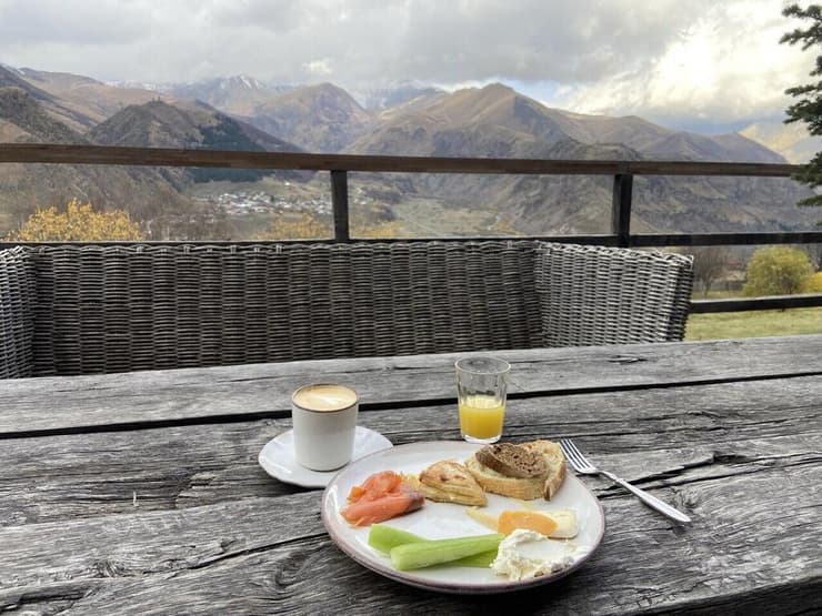 ארוחת בוקר בקזגבי