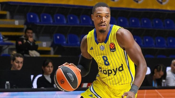 למה הוא לא שיחק? ווקר (צילום: דראגן טשיץ') ווקר