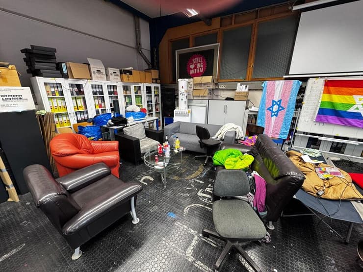  החדר שבו מתבצרות הסטודנטיות