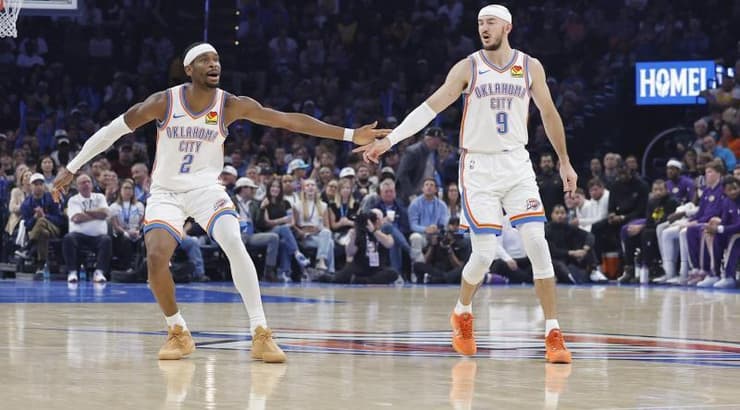 אלכס קארוסו ושיי גילג'ס אלכסנדר