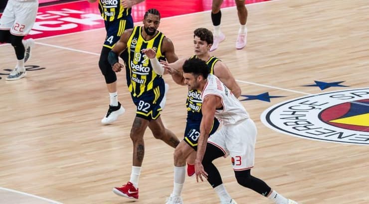 אלייז'ה בראיינט במאבק מול הטורקים