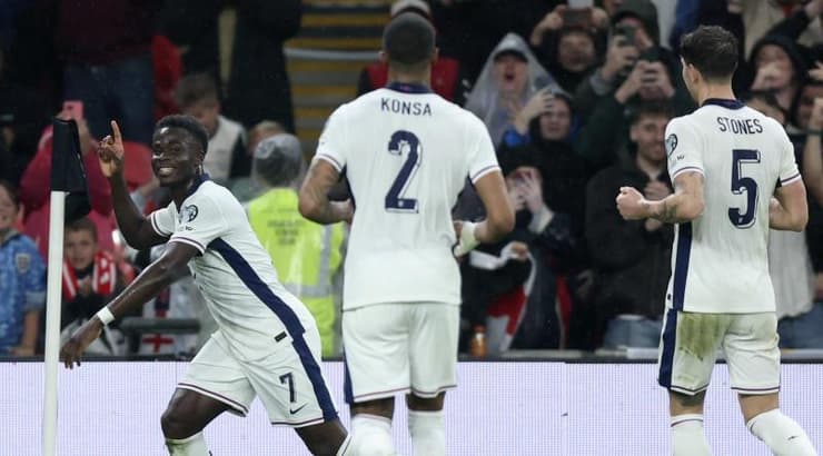 בוקאיו סאקה חוגג