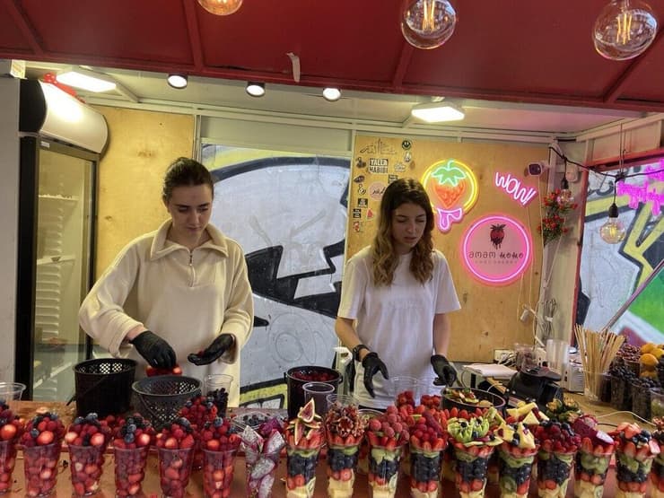 דוכן בעיר העתיקה של טביליסי