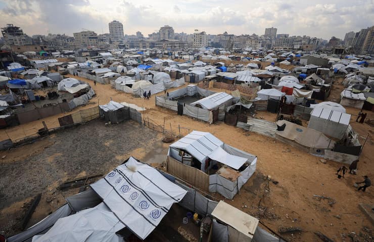 אוהלים בעיר עזה (צילום: REUTERS/Dawoud Abu Alkas) אוהלים בעיר עזה